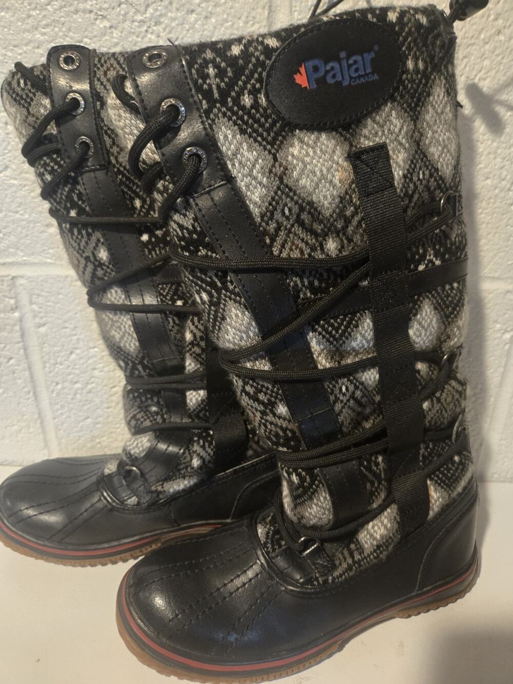 Pajar Canada Womens Winter Boots Black Gray 6-6.5 Used Good Condition
